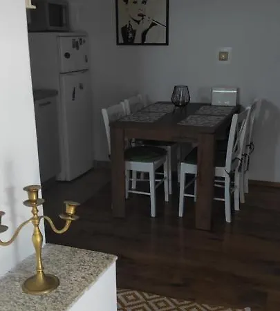 Apartment Apartman Leona