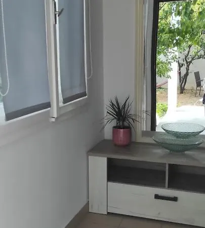 Apartman Leona Apartment