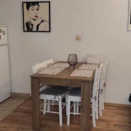 Apartman Leona * Omis