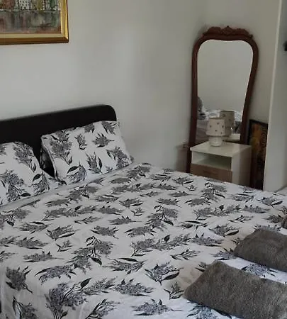 Apartment Apartman Leona *